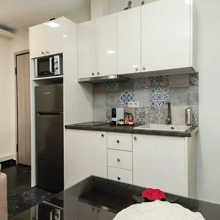 Charming Athinas House With Modern Touches In Kallithea Apartment *